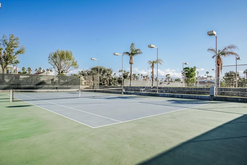Desert Breezes Resort Palm Desert Exterior photo
