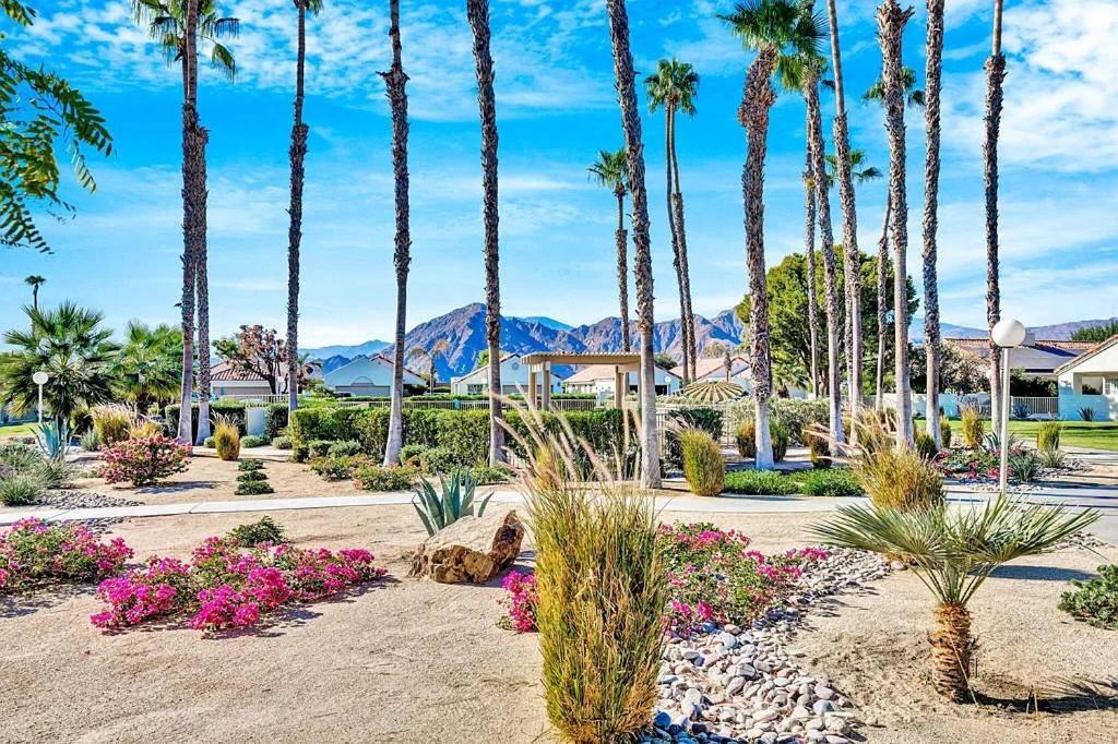 Desert Breezes Resort Palm Desert Exterior photo