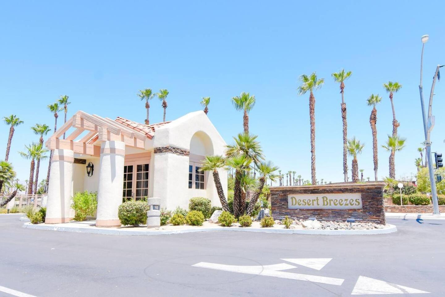 Desert Breezes Resort Palm Desert Exterior photo