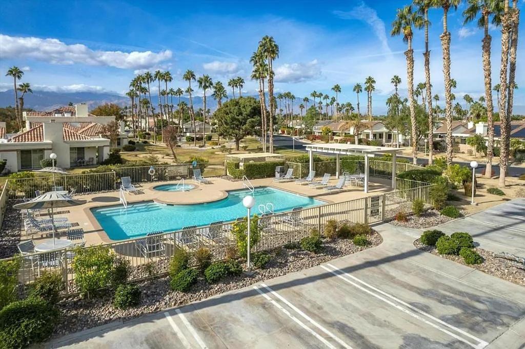Desert Breezes Resort Palm Desert Exterior photo