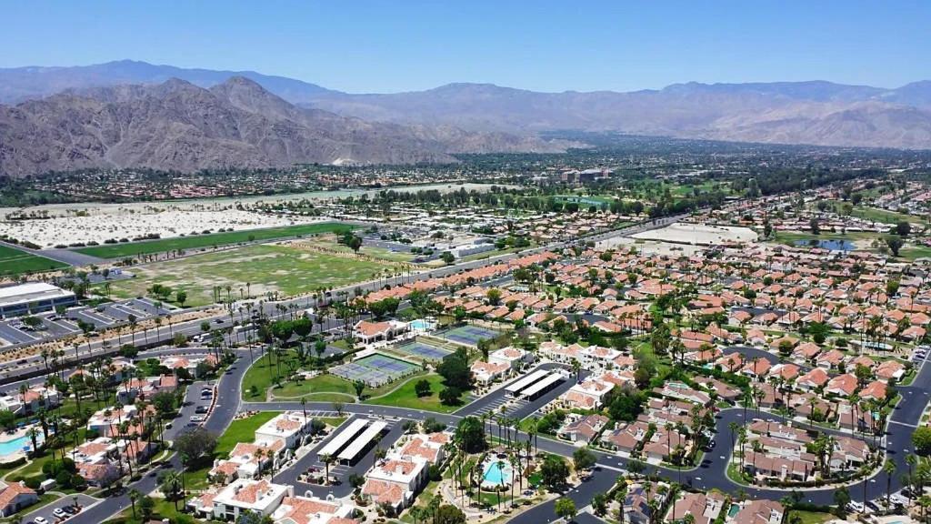 Desert Breezes Resort Palm Desert Exterior photo