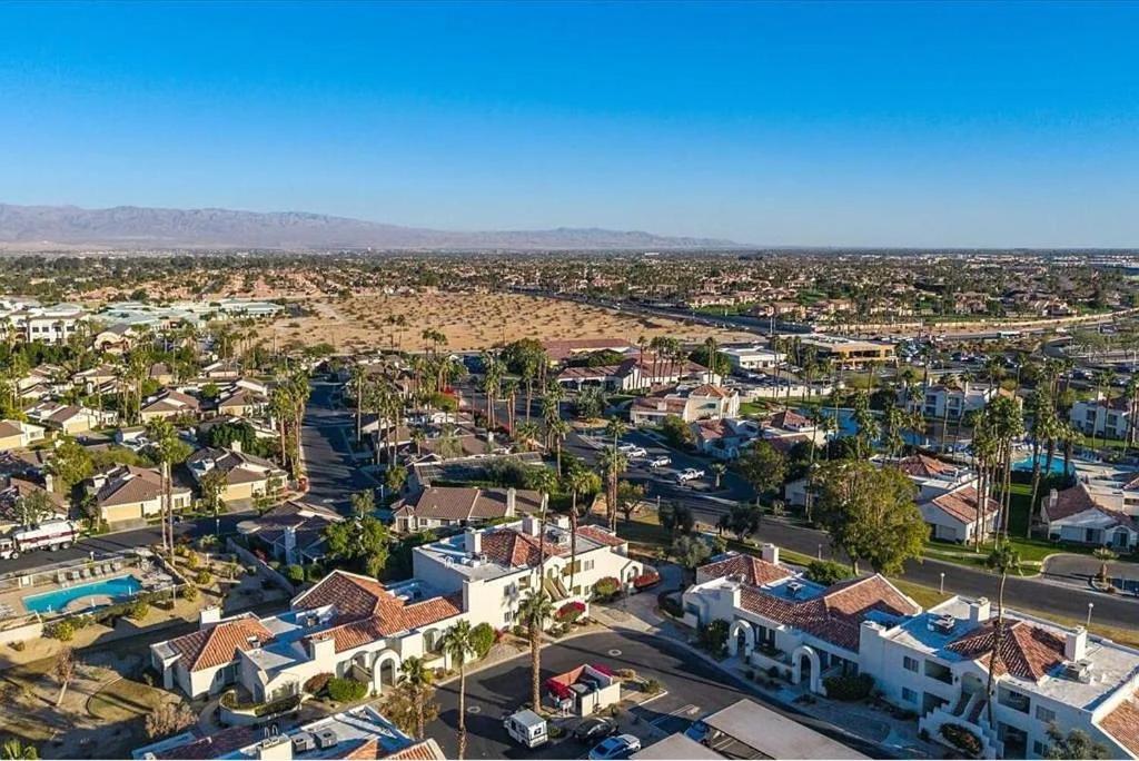 Desert Breezes Resort Palm Desert Exterior photo