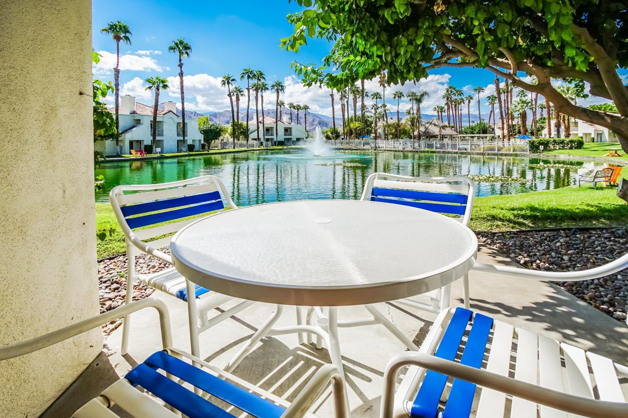 Desert Breezes Resort Palm Desert Exterior photo