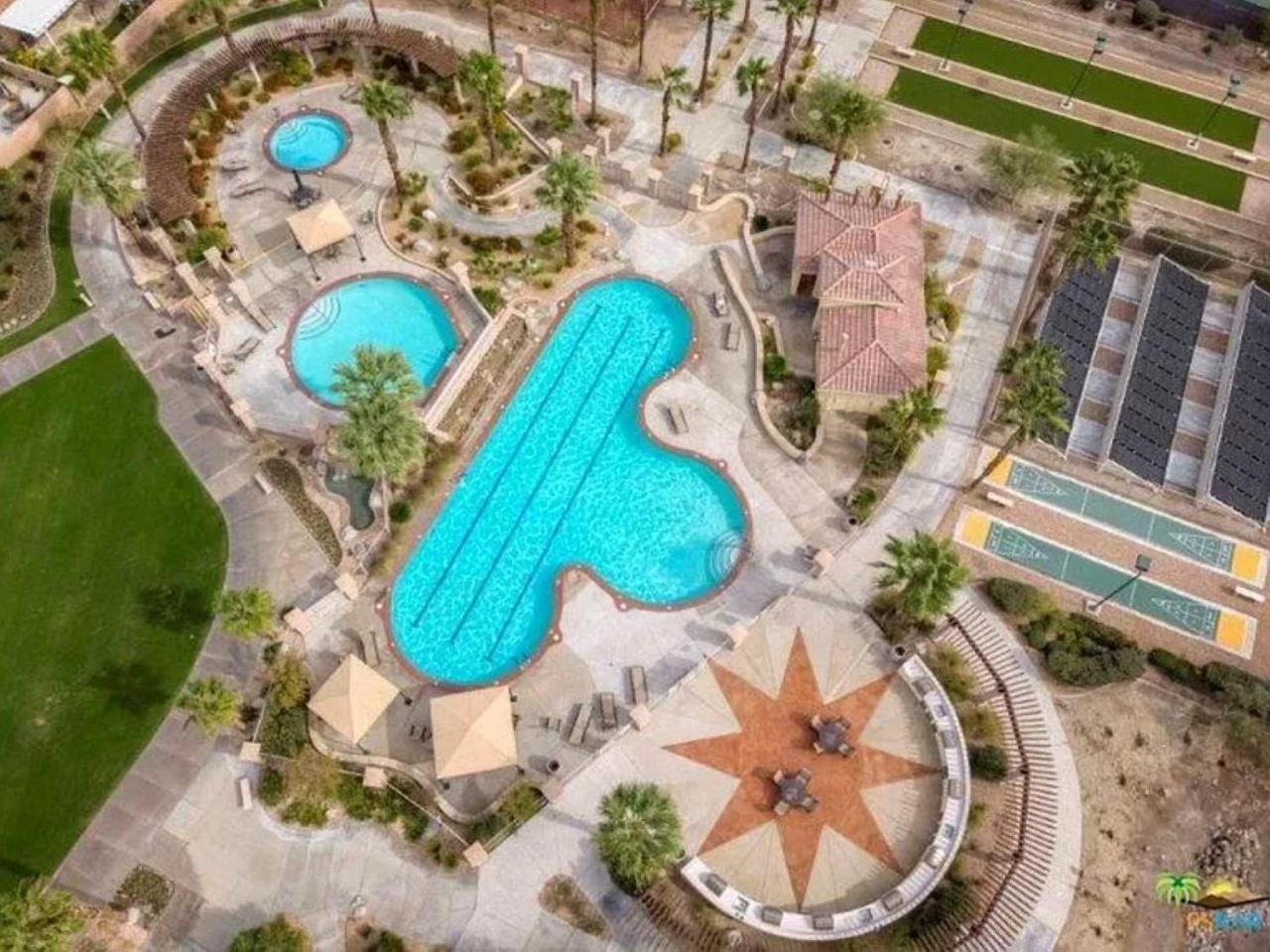 Desert Breezes Resort Palm Desert Exterior photo