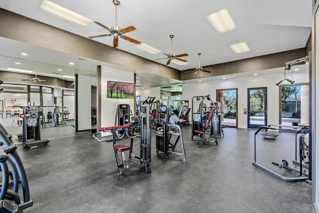 Desert Breezes Resort Palm Desert Exterior photo