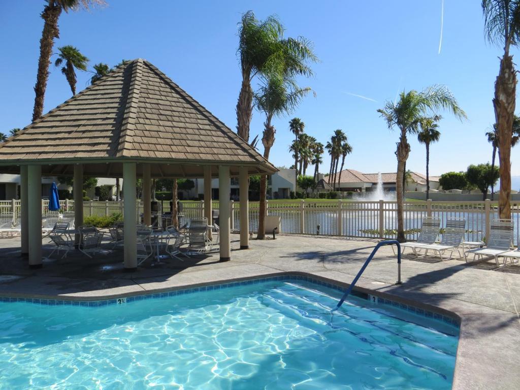Desert Breezes Resort Palm Desert Exterior photo