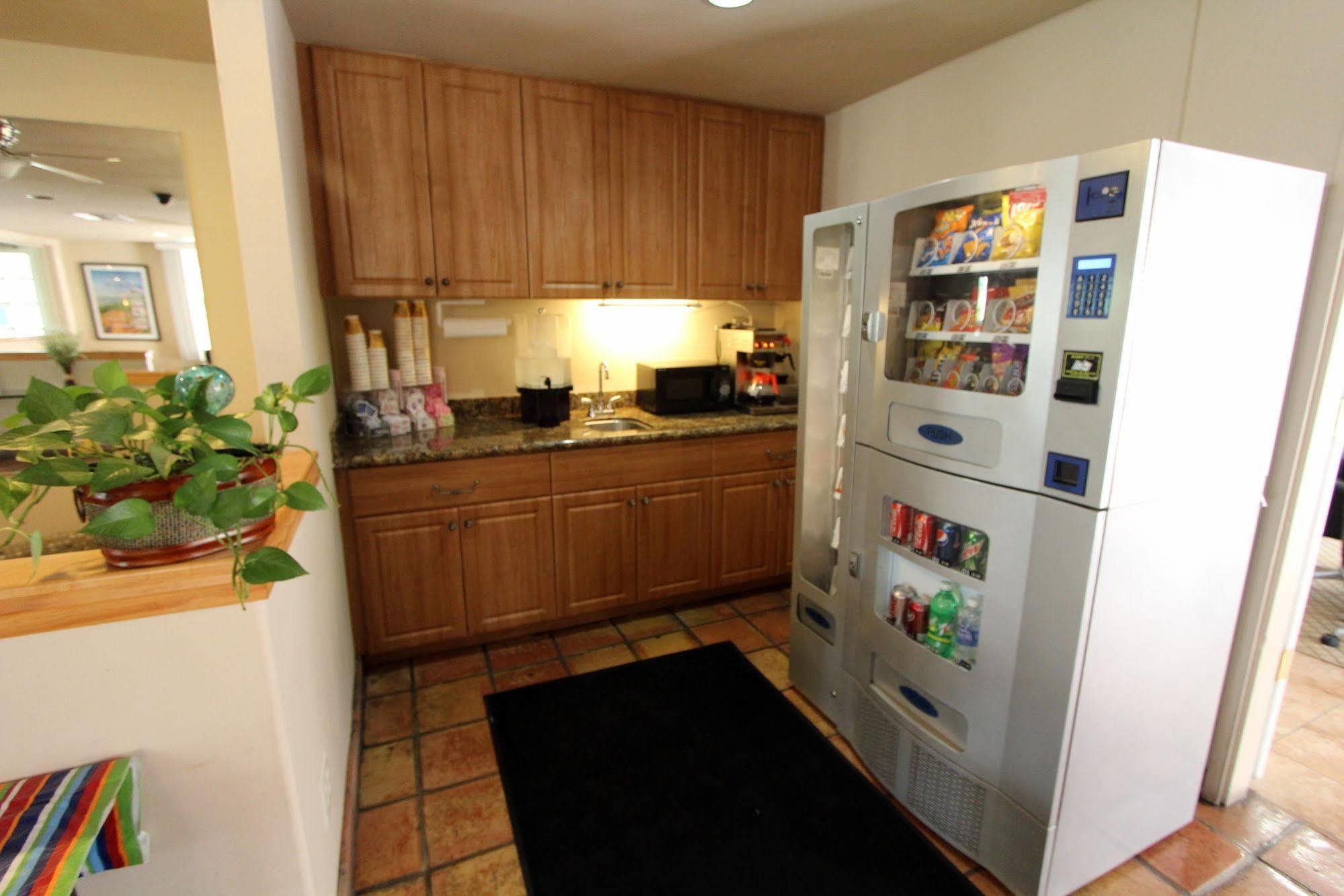 Desert Breezes Resort Palm Desert Exterior photo