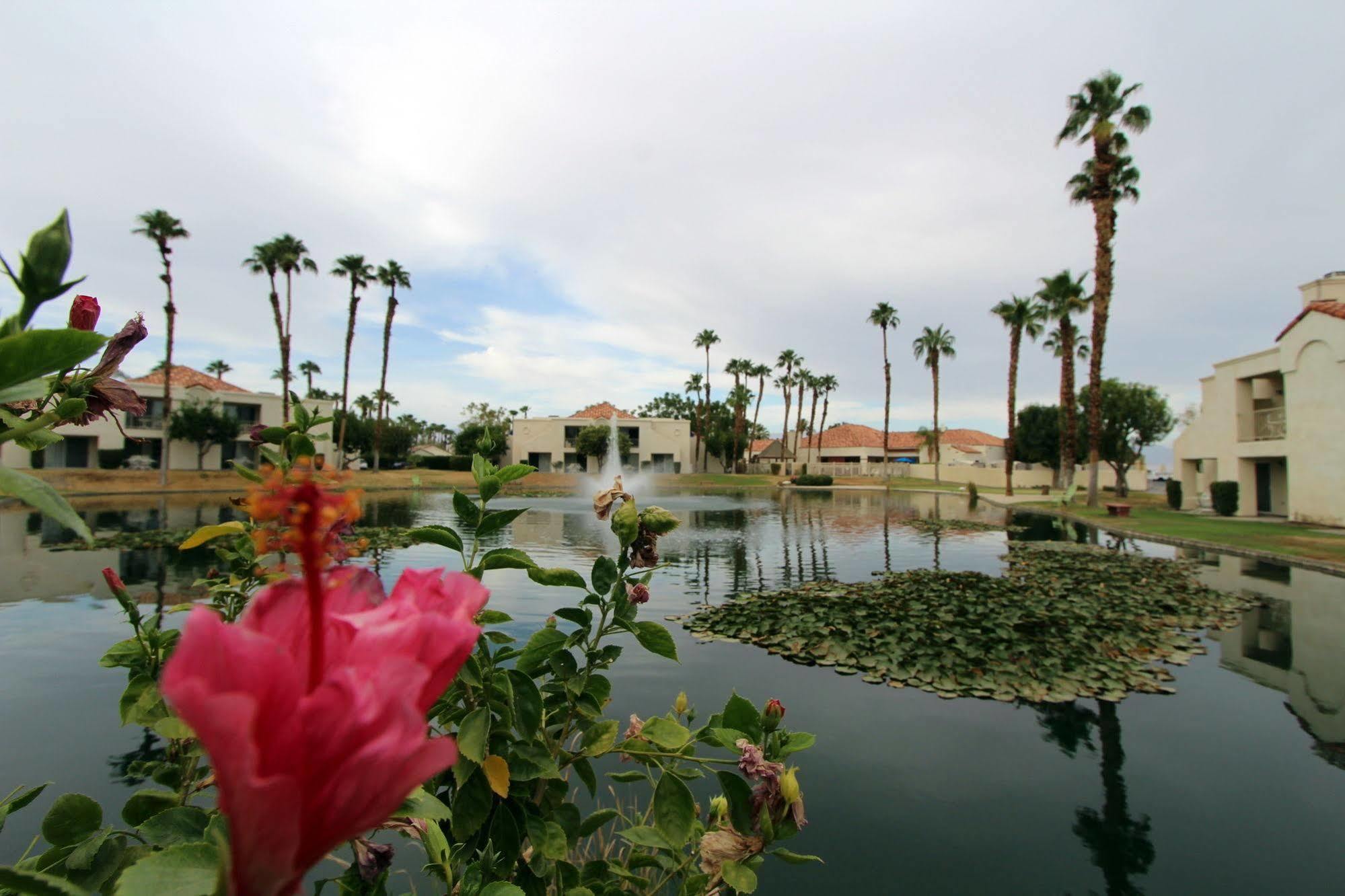 Desert Breezes Resort Palm Desert Exterior photo