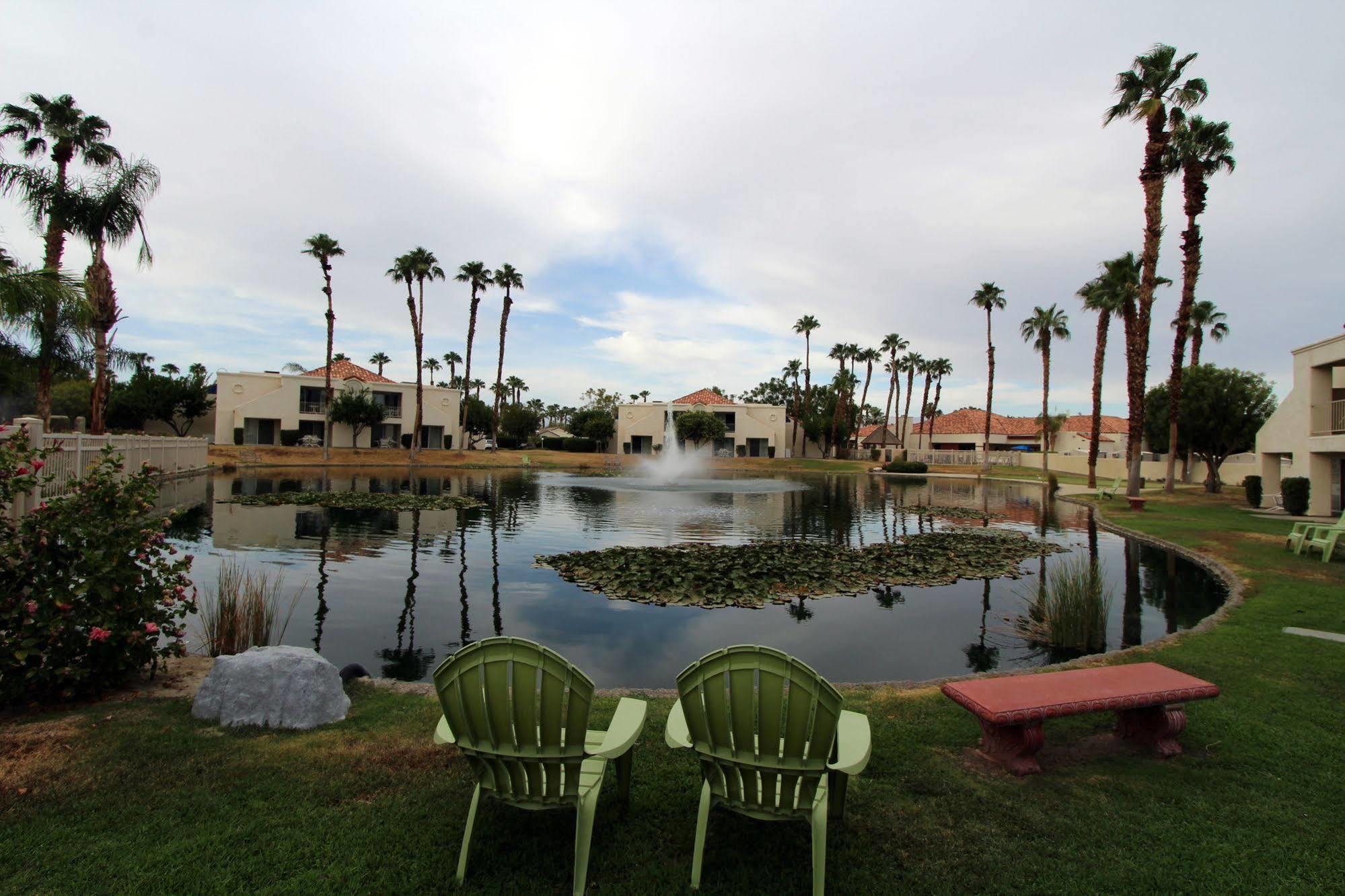 Desert Breezes Resort Palm Desert Exterior photo